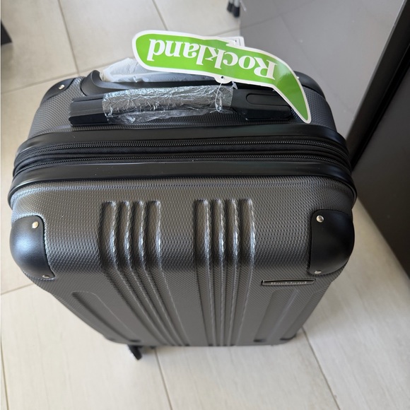 Rockland London Hardside Spinner Wheel Luggage Grey Carry-On 20-Inch